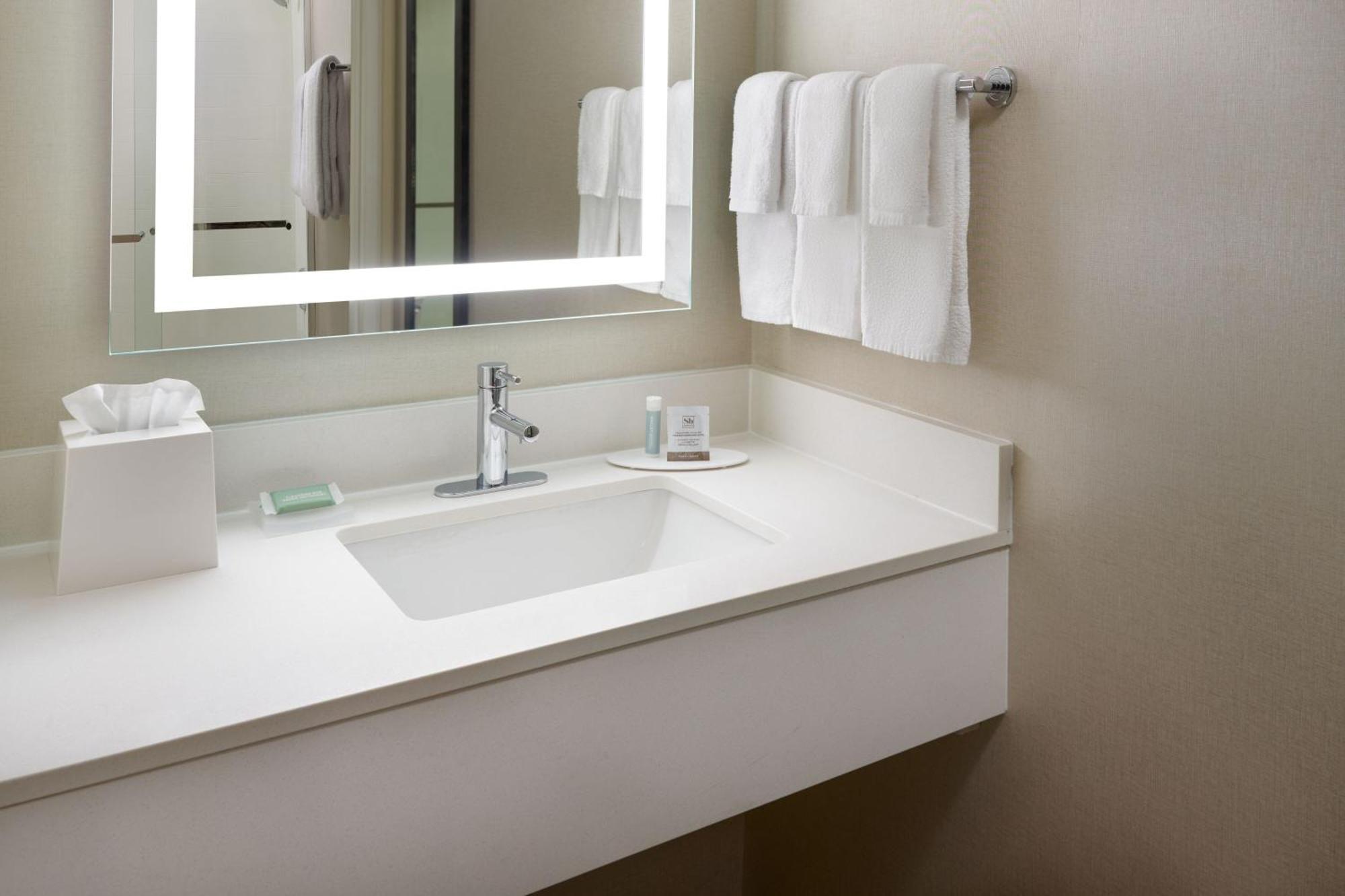 Springhill Suites Raleigh-Durham Airport/Research Triangle Park Dış mekan fotoğraf